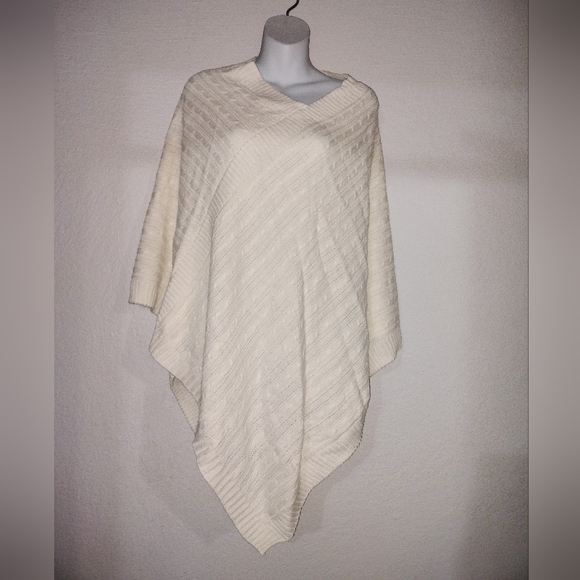 Shaw - Picture 4 of 5